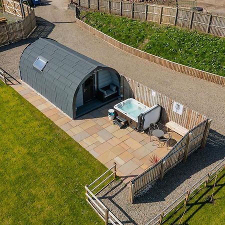 Thistle Pod Farm Stay With Hottub Sleeps 2 Galston  Eksteriør bilde