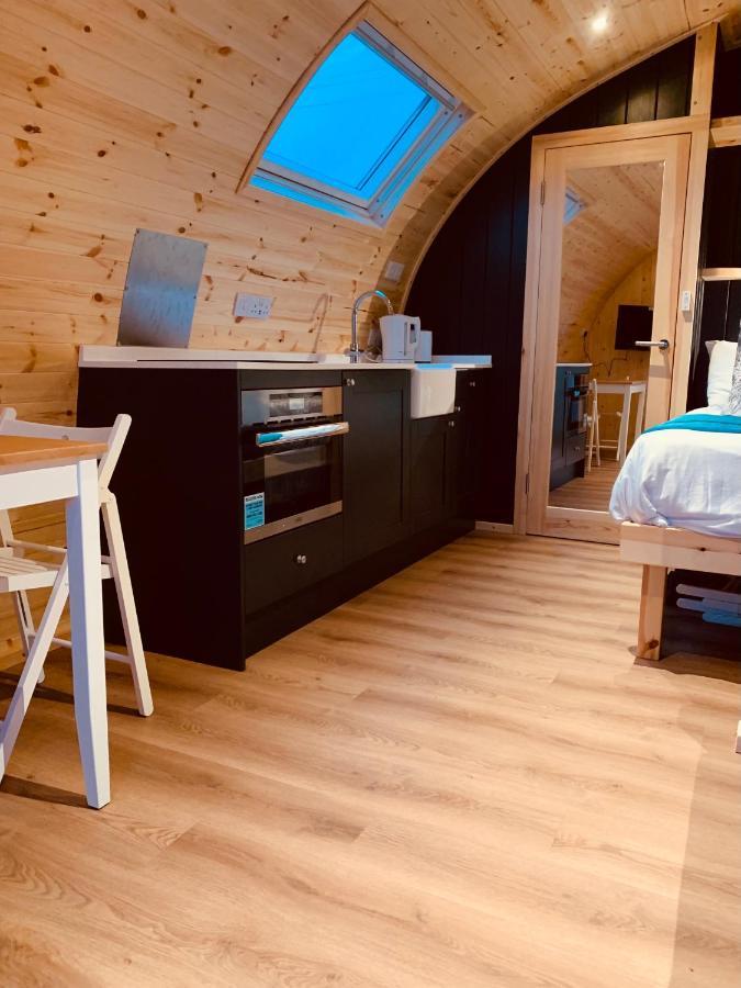 Thistle Pod Farm Stay With Hottub Sleeps 2 Galston  Eksteriør bilde